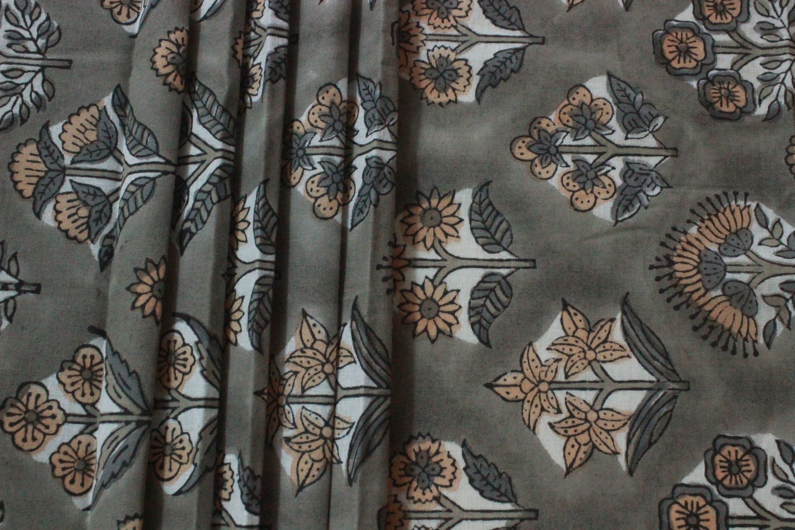 Modern Handblock Printed Cotton Fabric for Bedsheets