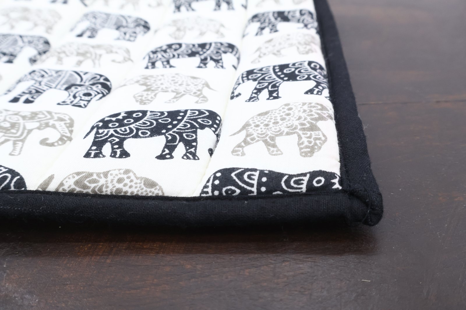 Elegant Handblock Printed Cotton Table Runner Mat - Image 3
