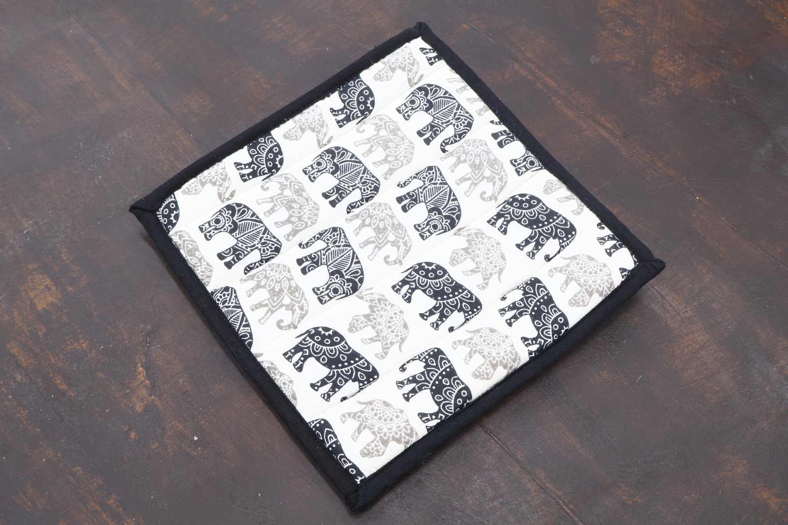 Elegant Handblock Printed Cotton Table Runner Mat - Image 4