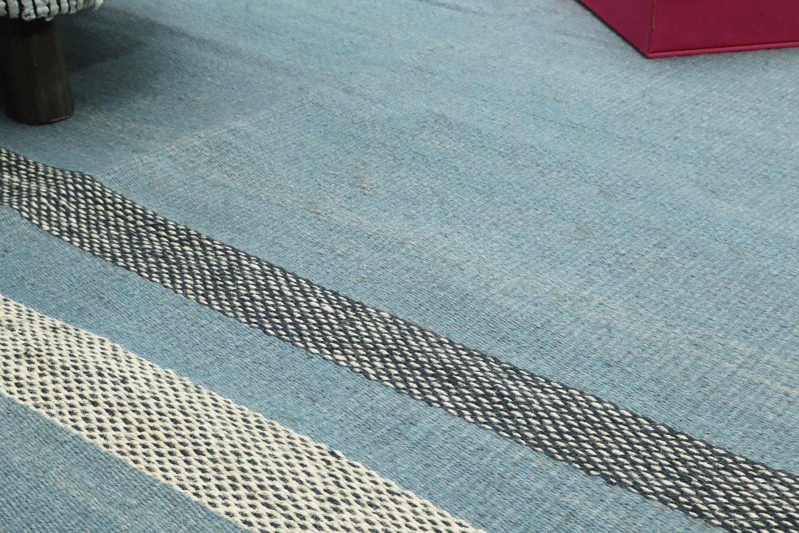 Eco-Friendly Vintage Round Wool Jute Durry for Office - Image 5