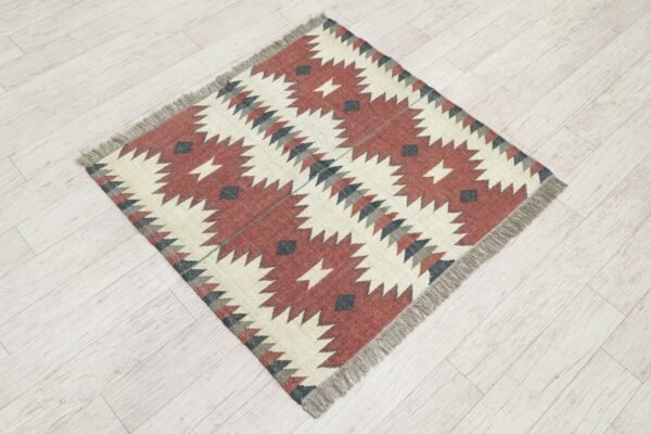 Handwoven Bohemian Round Wool Jute Durry for Bedroom - Image 5