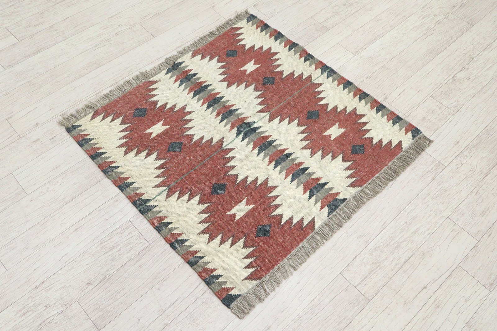 Handwoven Bohemian Round Wool Jute Durry for Bedroom - Image 5