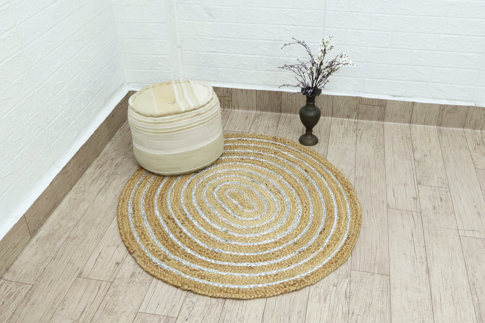 手作りのジュートラグ、天然素材、正方形、ベッドサイドに最適 - Image 4