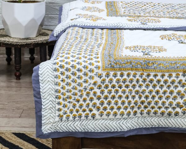 Traditional Handblock Printed Square Quilt for Double Beds - Image 2