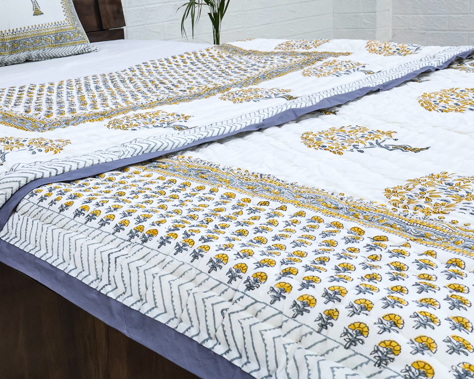 Traditional Handblock Printed Square Quilt for Double Beds - Image 3