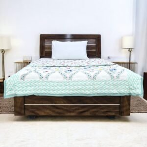 Square Handblock Printed Quilt for Minimalist Style Square Handblock Printed Quilt for Minimalist Style