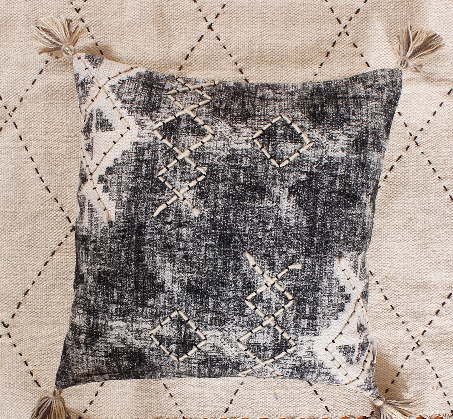 Luxury Handmade Cotton Cushion with Traditional Indian Design - Image 4